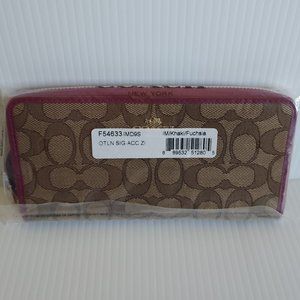 NWT Coach, Large, Outlined, Signature Wallet